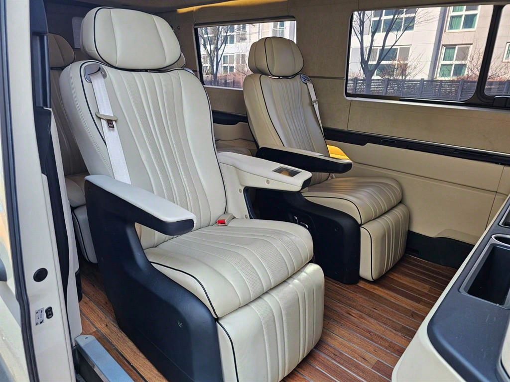 HYUNDAI Solati - Vista 10