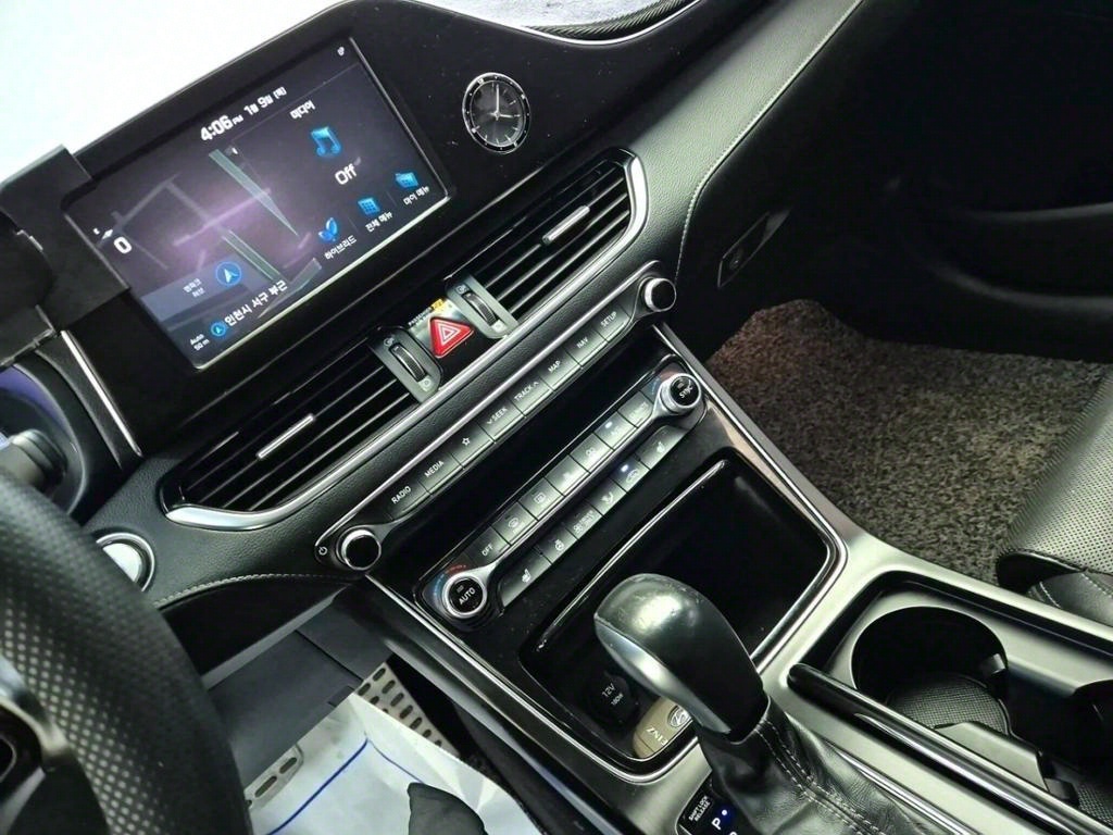 HYUNDAI Grandeur - Vista 10