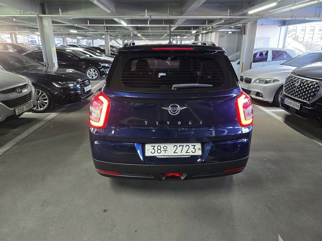 Ssangyong Tivoli - Vista 6