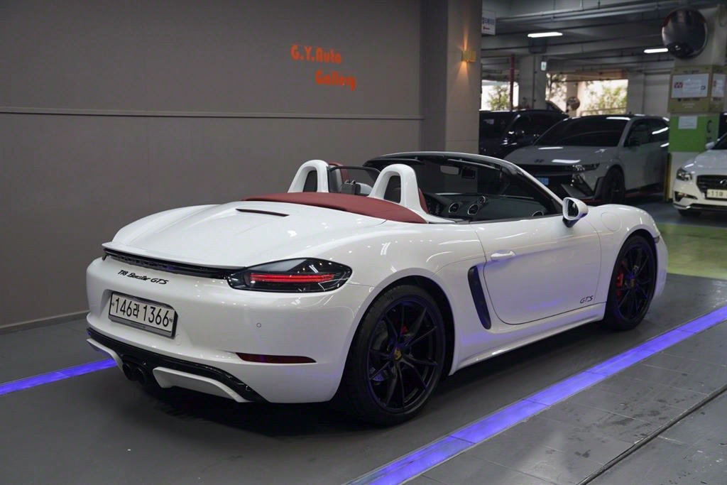 Porsche 718 - Vista 4