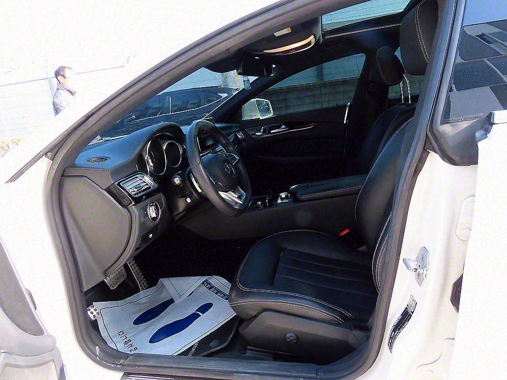 Mercedes Benz CLS Class - Vista 5