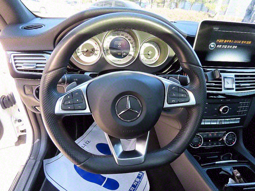 Mercedes Benz CLS Class - Vista 8