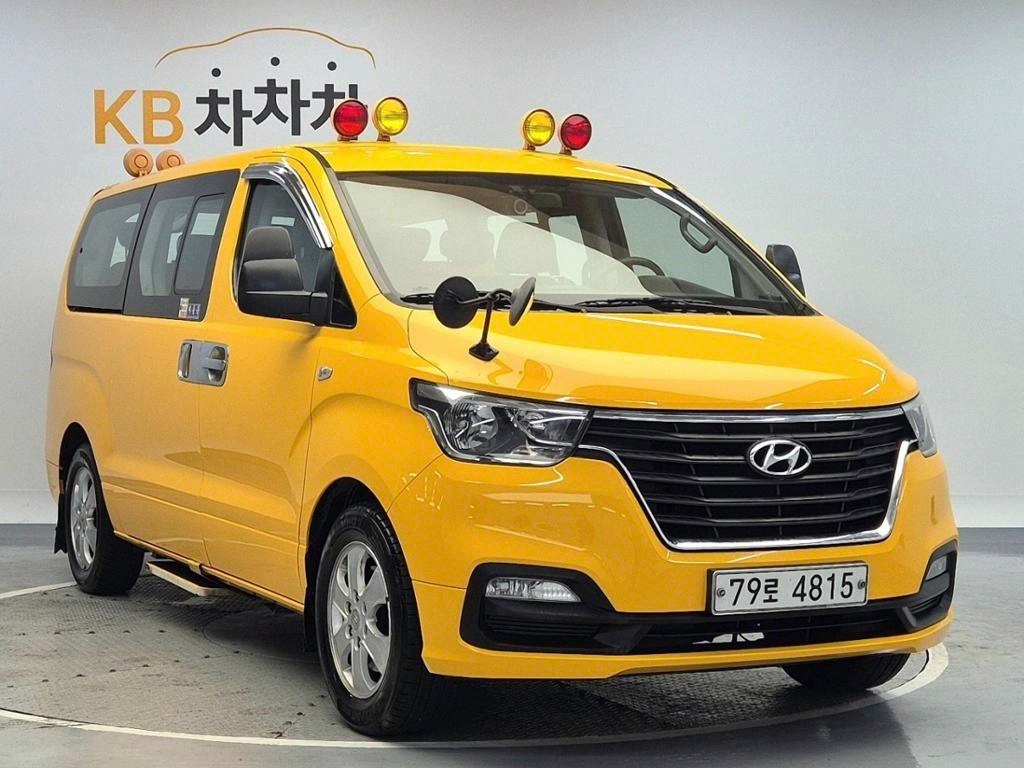 HYUNDAI Starex - Vista 4