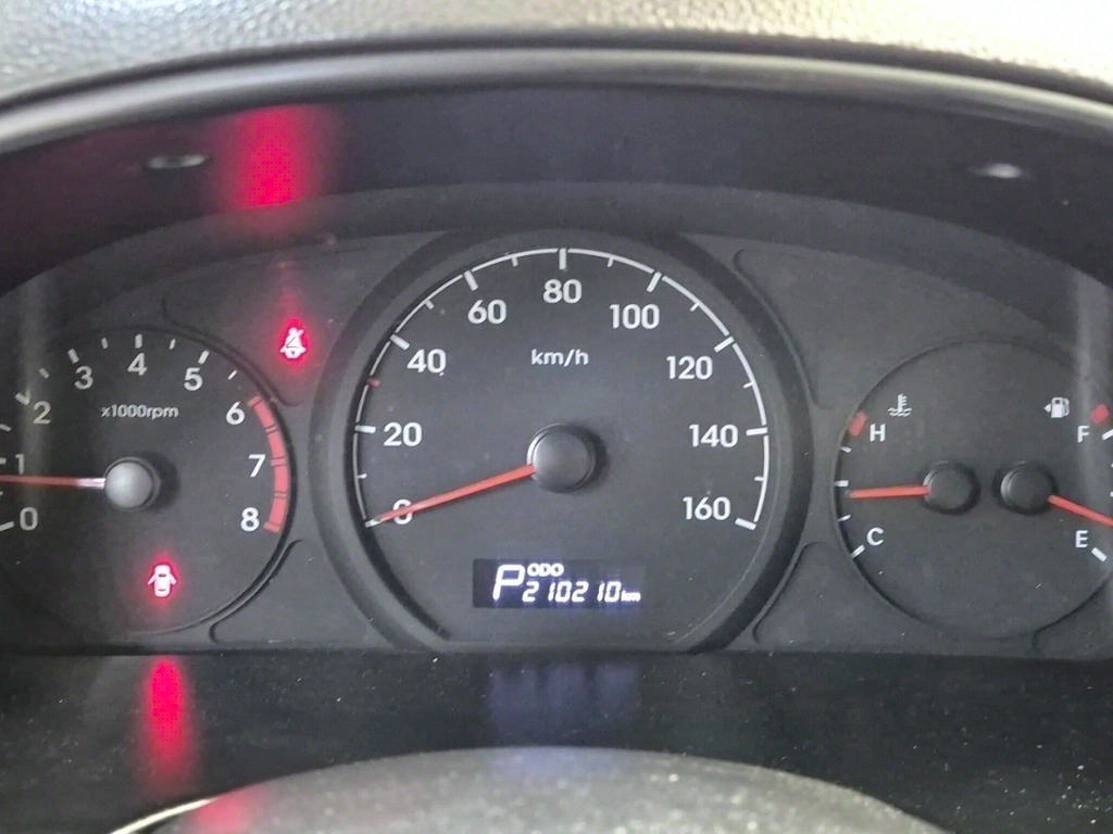 HYUNDAI Starex - Vista 6