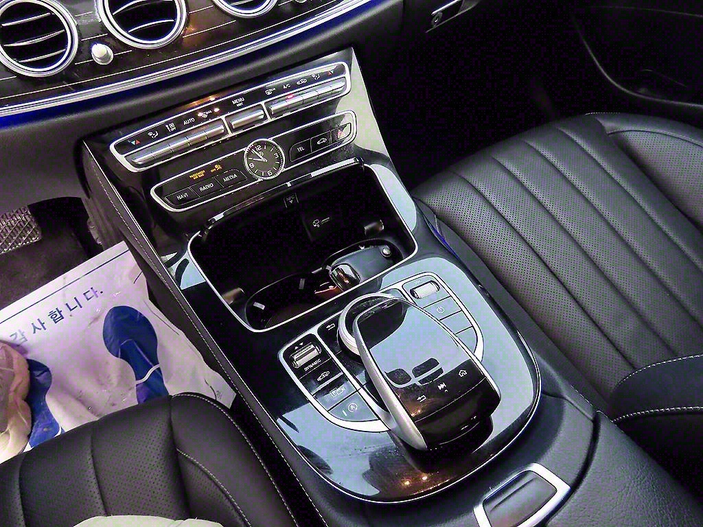 Mercedes Benz E class 2020 Negro - Importación desde Corea - HF Imports Iquique - Foto 13