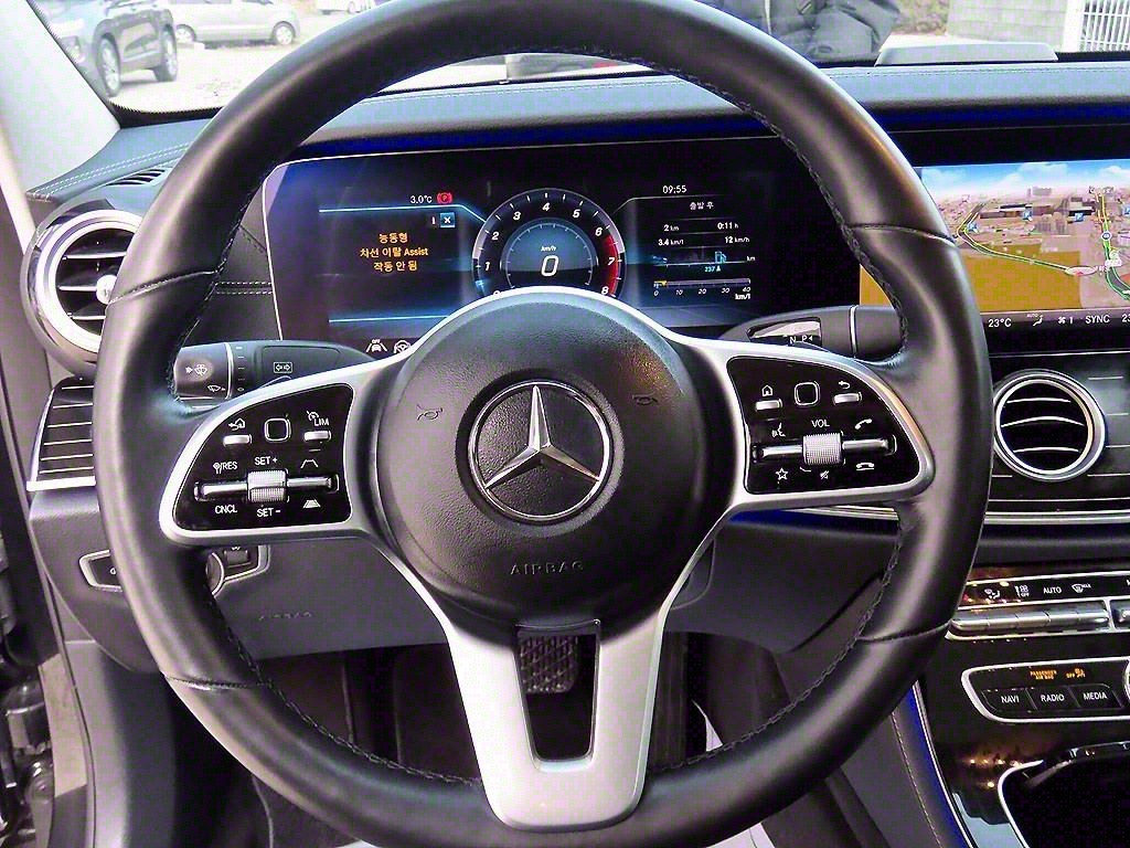 Mercedes Benz E class - Vista 8