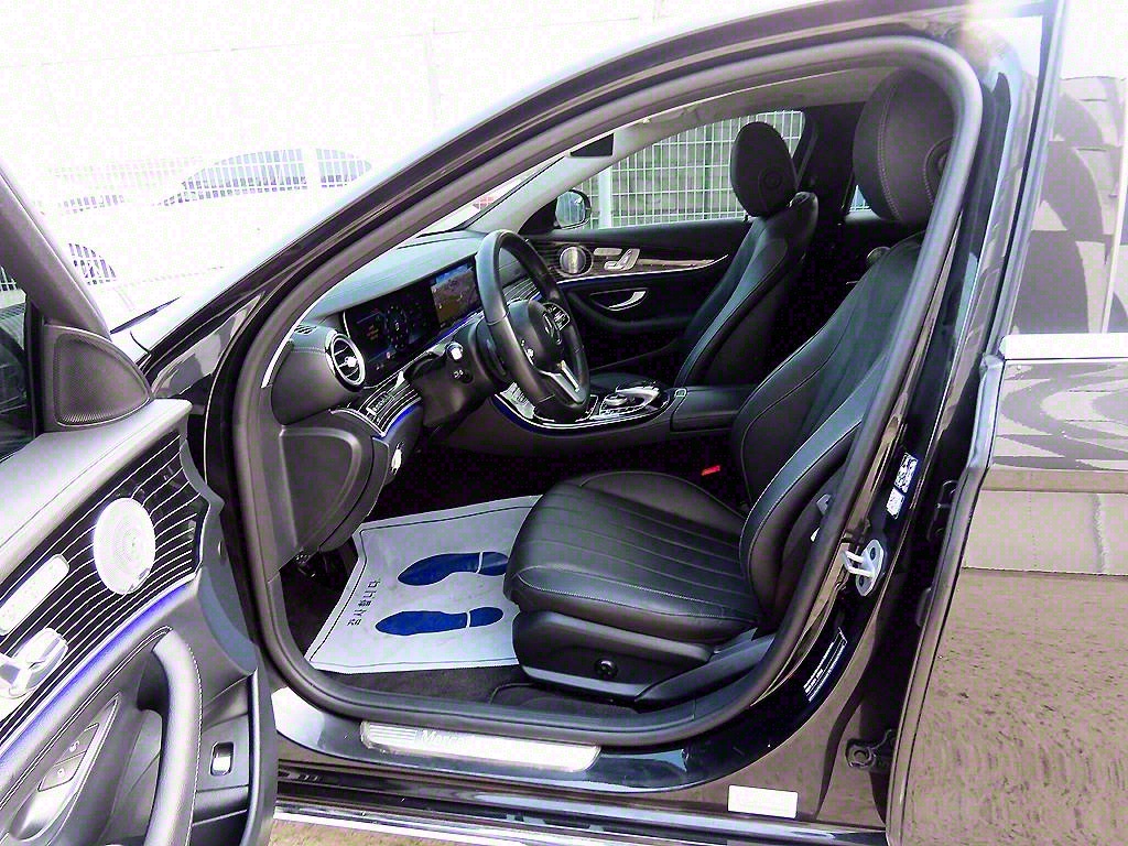 Mercedes Benz E class - Vista 5