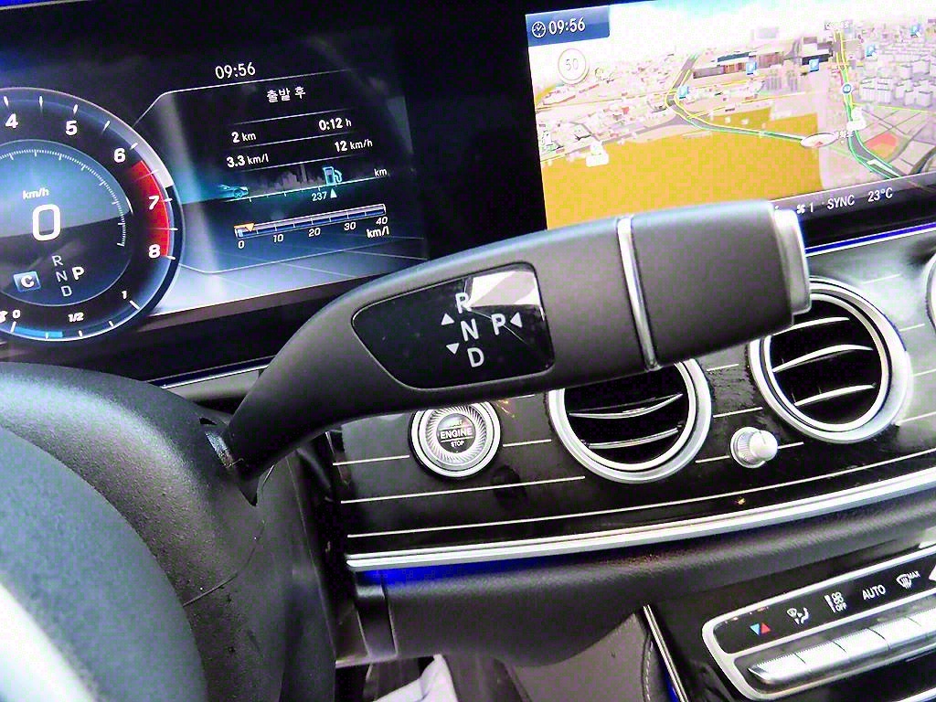 Mercedes Benz E class - Vista 11