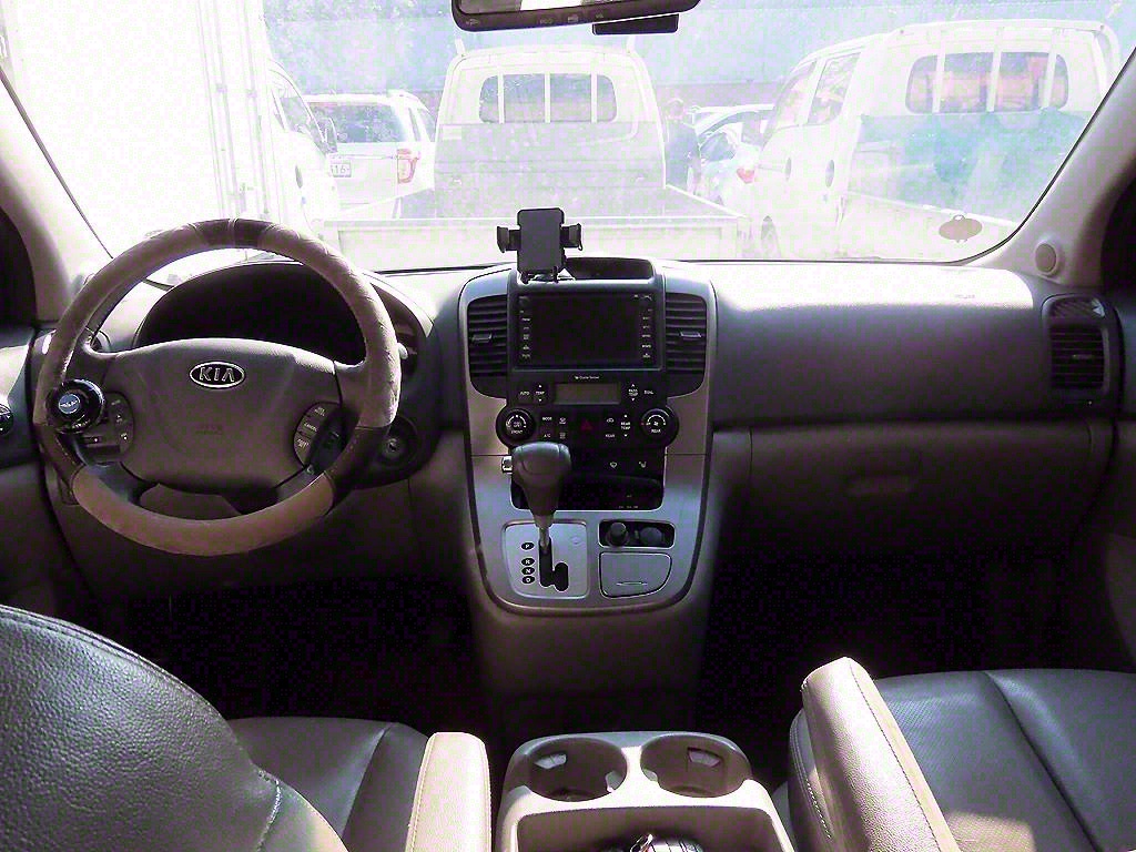 KIA Carnival - Vista 6