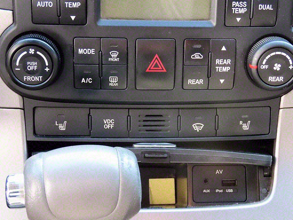 KIA Carnival - Vista 12