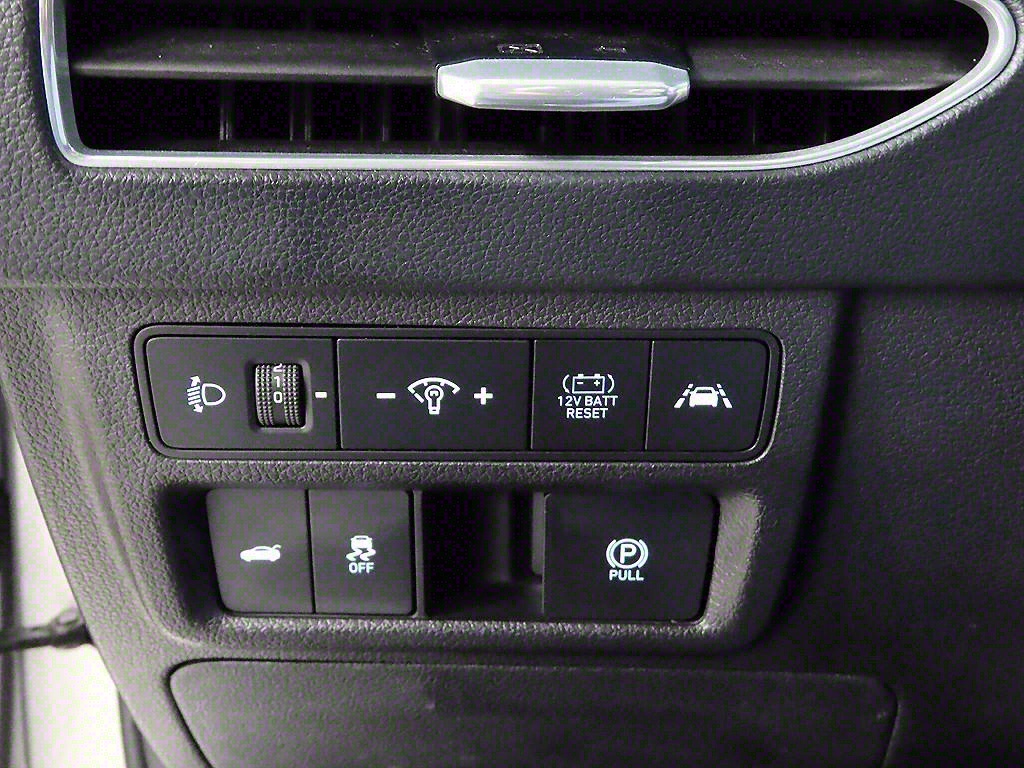 HYUNDAI Sonata - Vista 12