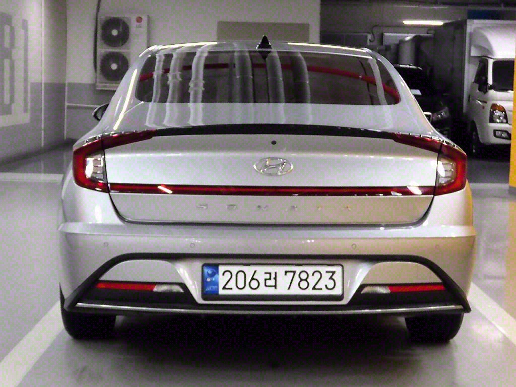 HYUNDAI Sonata - Vista 4