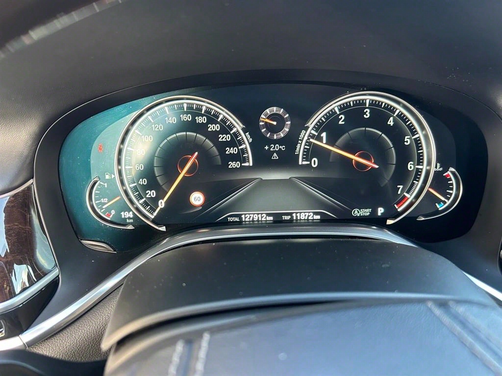 BMW 7 Series - Vista 8