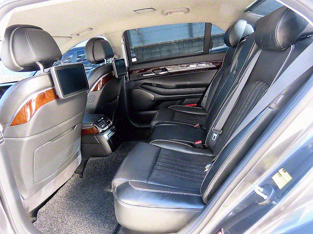 Genesis EQ900 - Vista 6