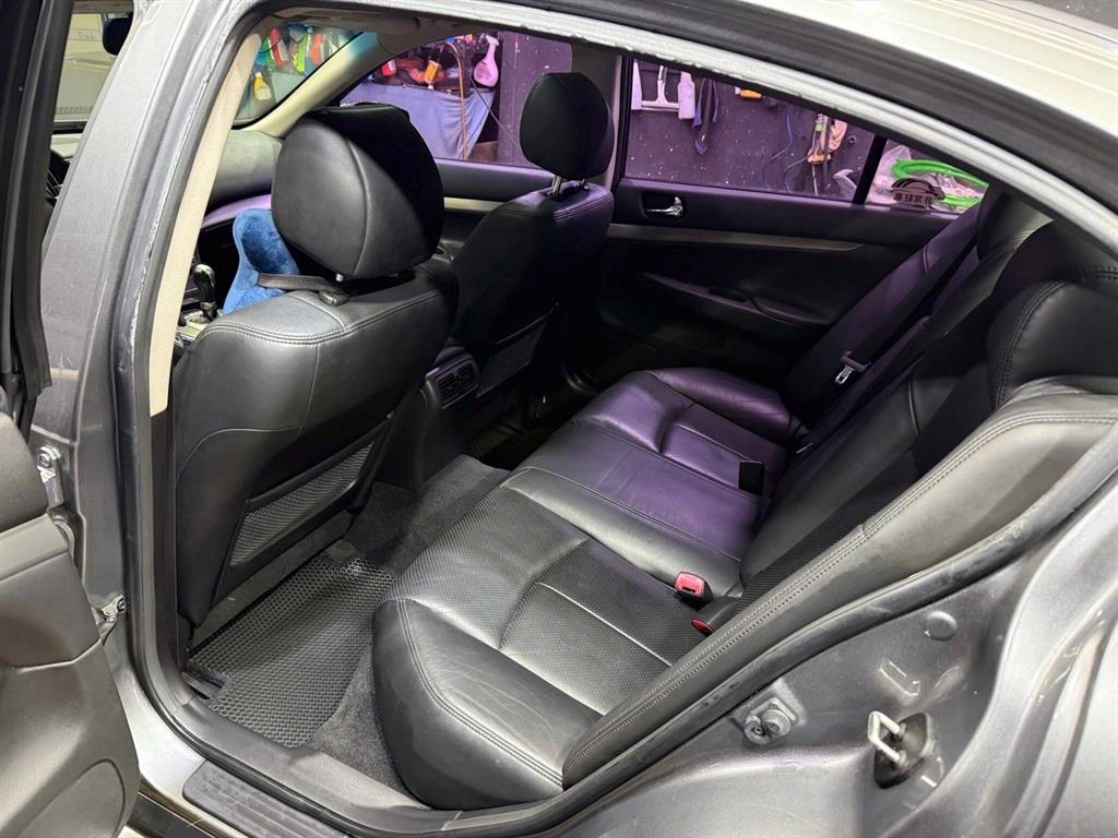 Infiniti G - Vista 10