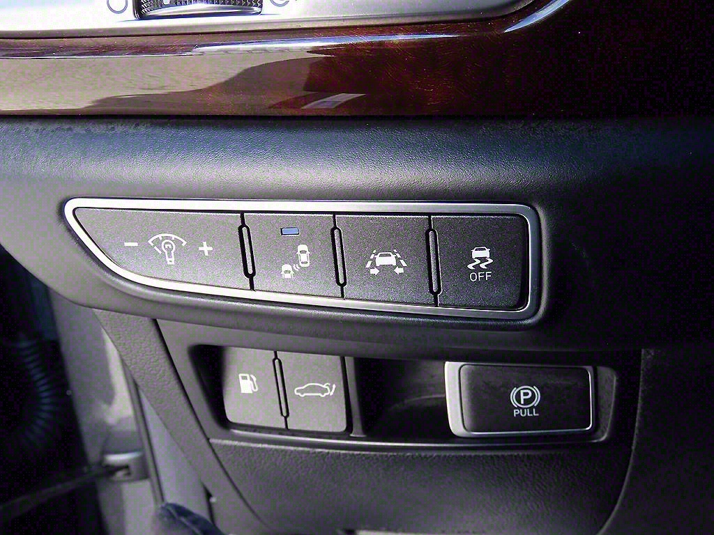 Genesis EQ900 - Vista 12