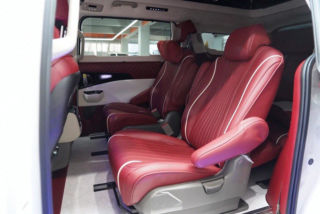 KIA Carnival - Vista 7