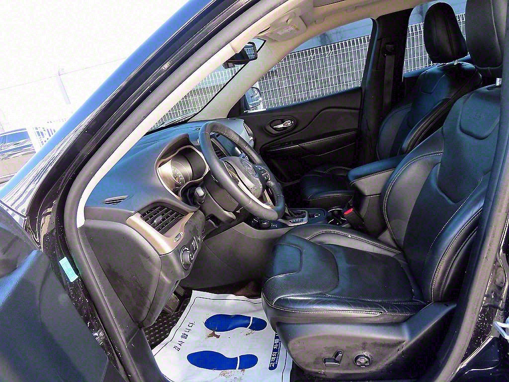 Jeep Cherokee - Vista 5