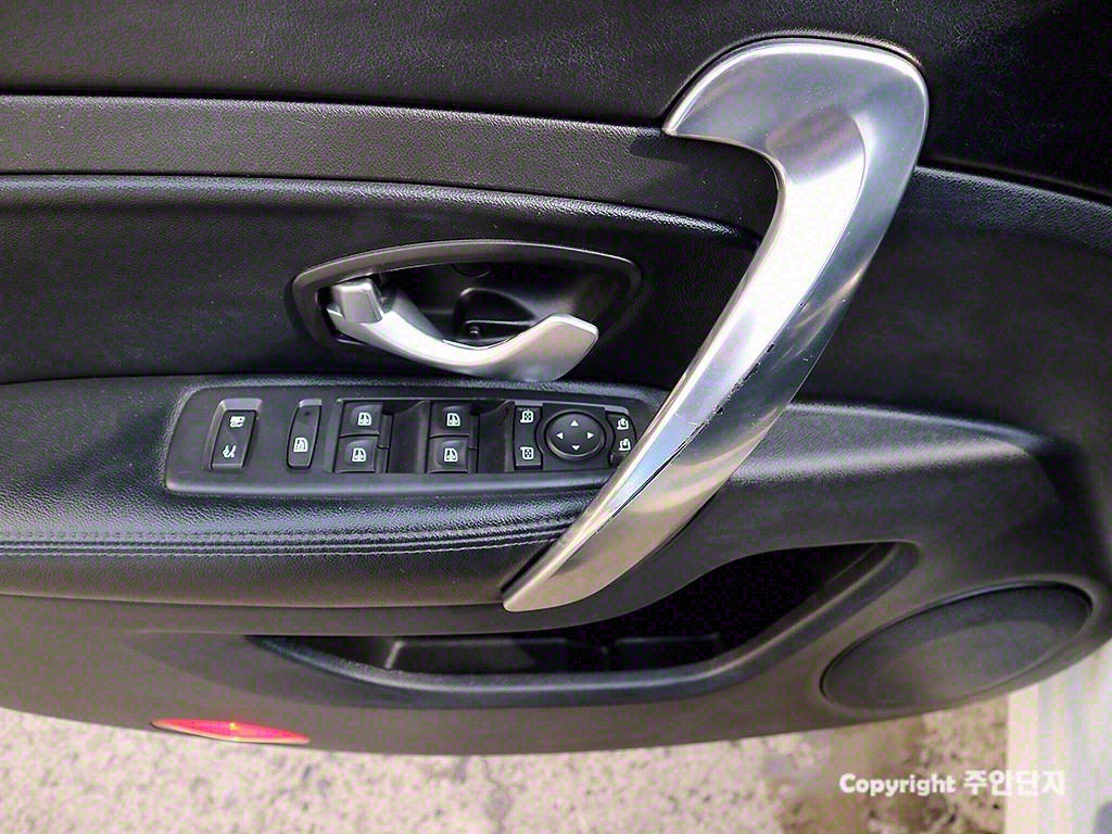 SAMSUNG SM5 2011 Blanco - Importación desde Corea - HF Imports Iquique - Foto 13