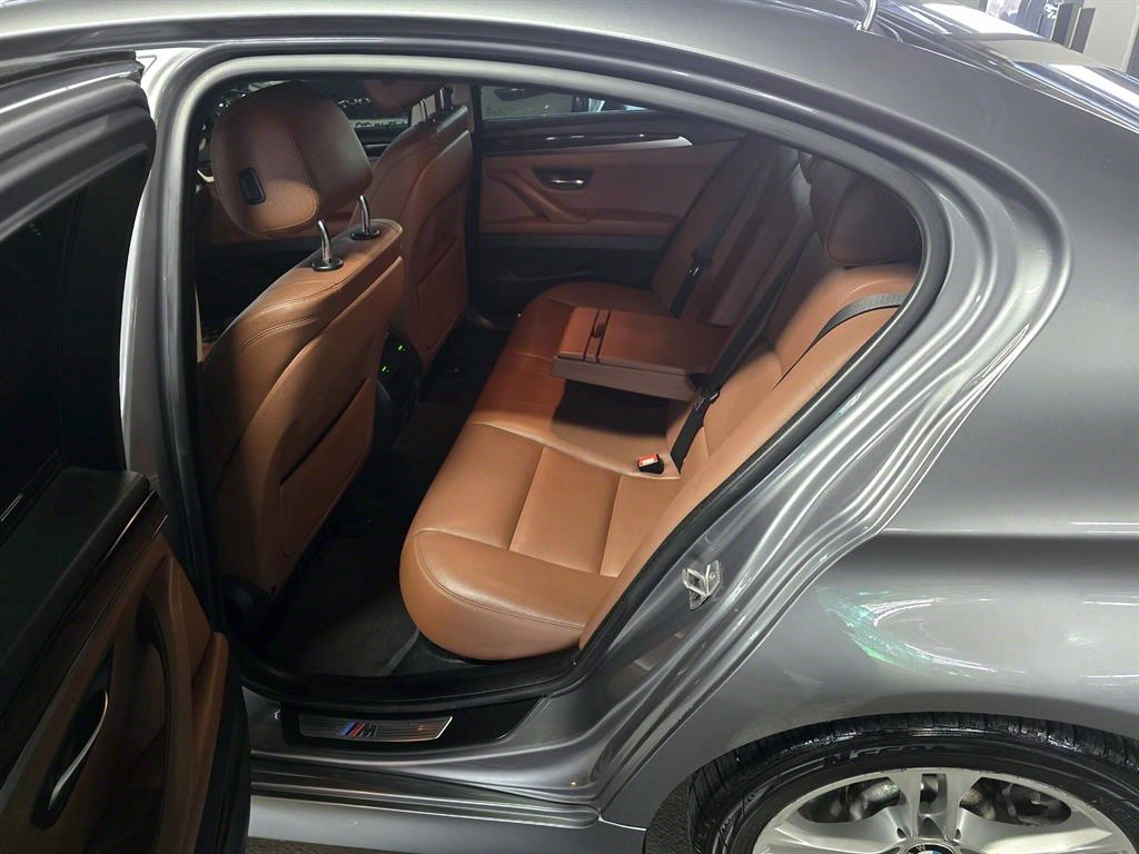 BMW 5 Series - Vista 11