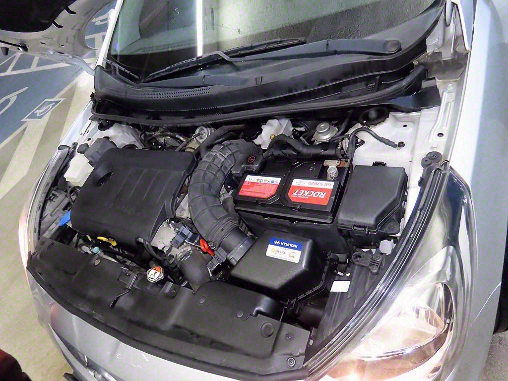 HYUNDAI Accent 2015 Plateado - Importación desde Corea - HF Imports Iquique - Foto 15