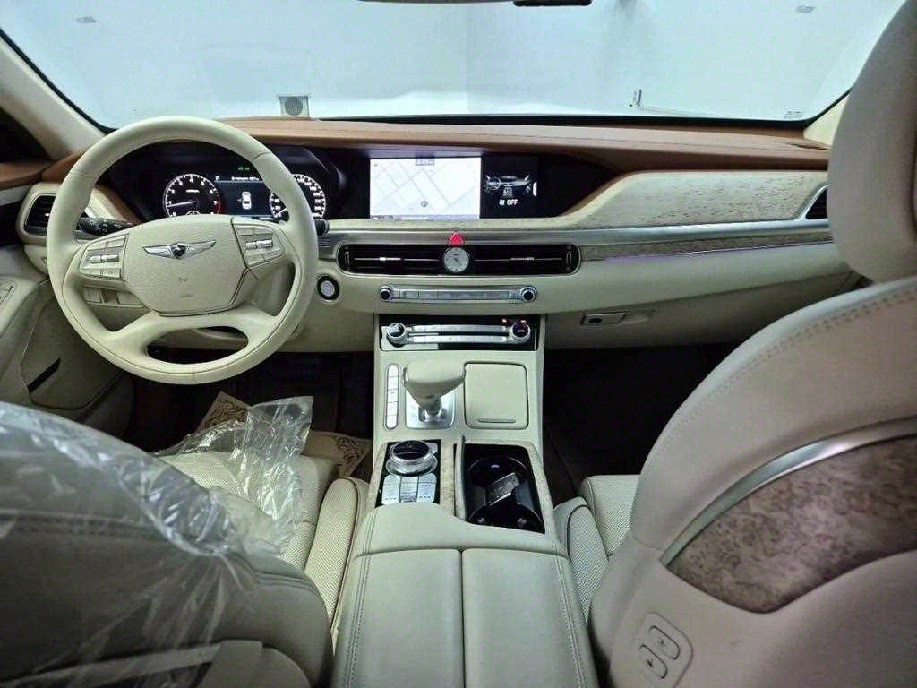 Genesis G90 - Vista 7