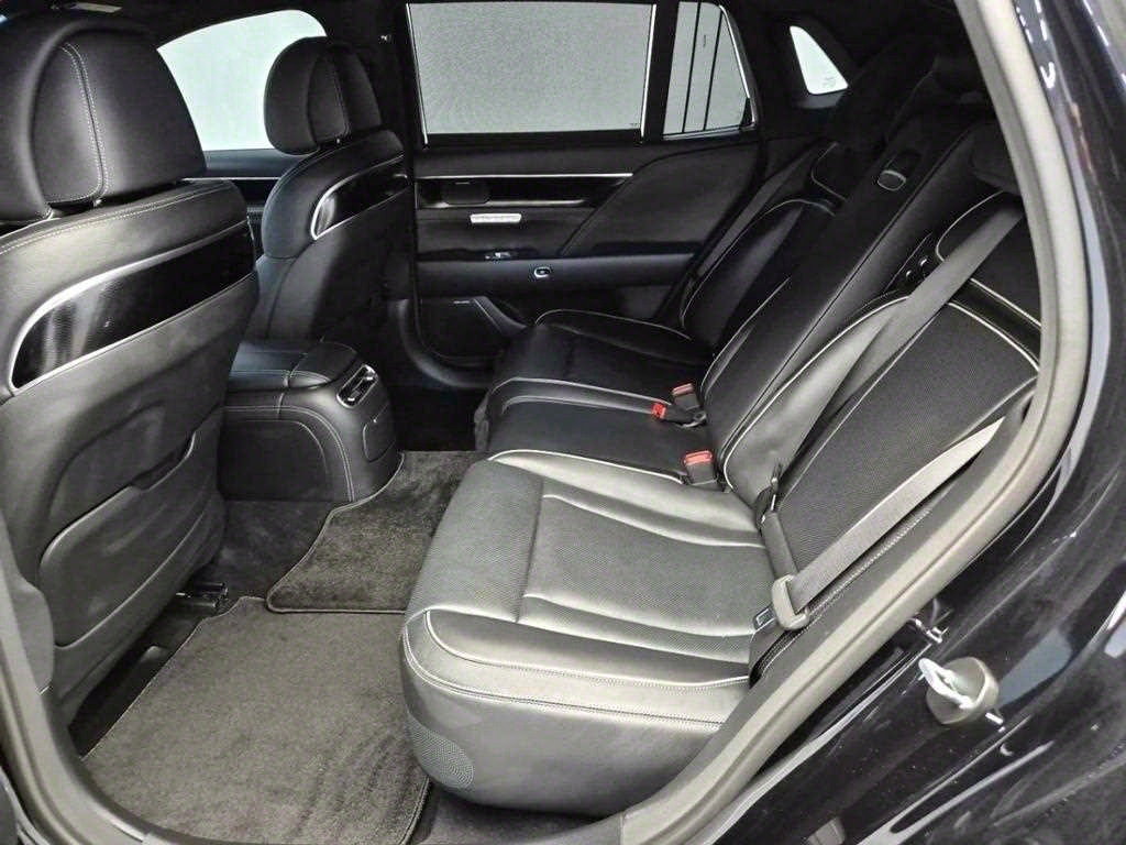 Genesis G90 - Vista 12