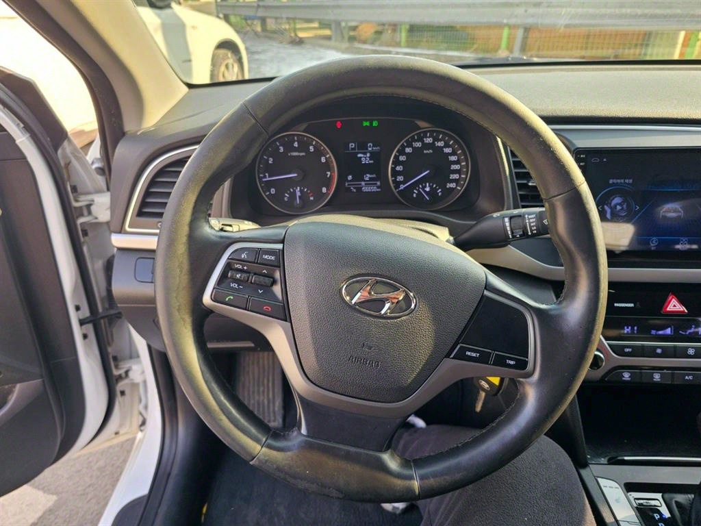 HYUNDAI Avante 2017 Blanco - Importación desde Corea - HF Imports Iquique - Foto 14