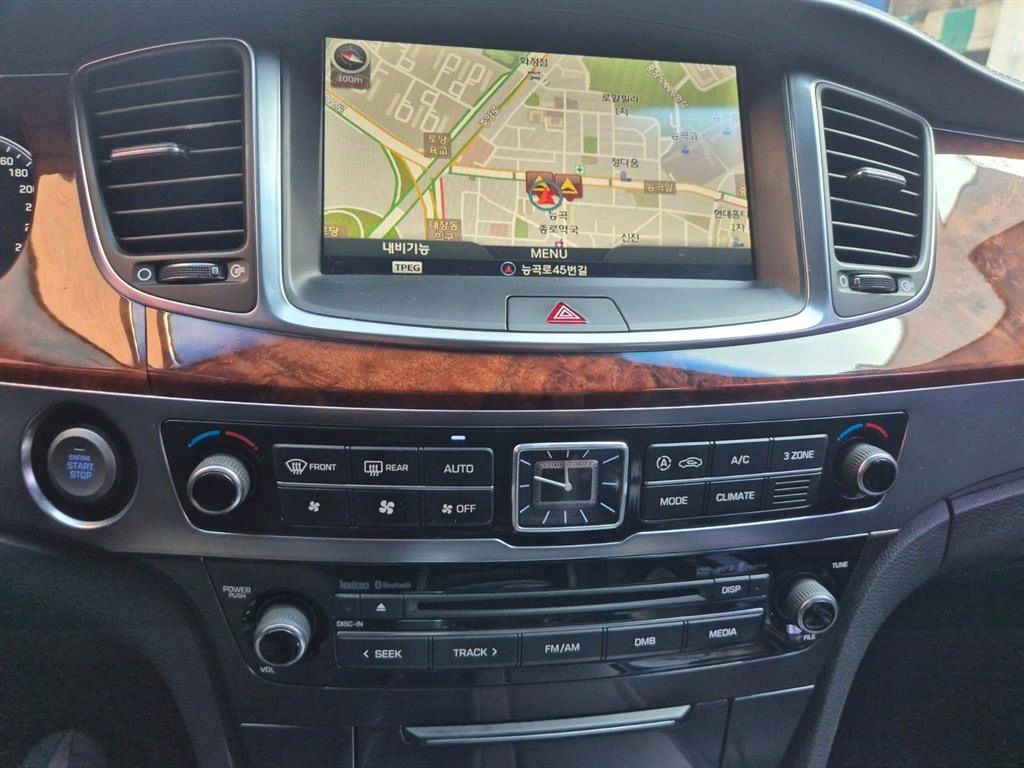 HYUNDAI Equus - Vista 8