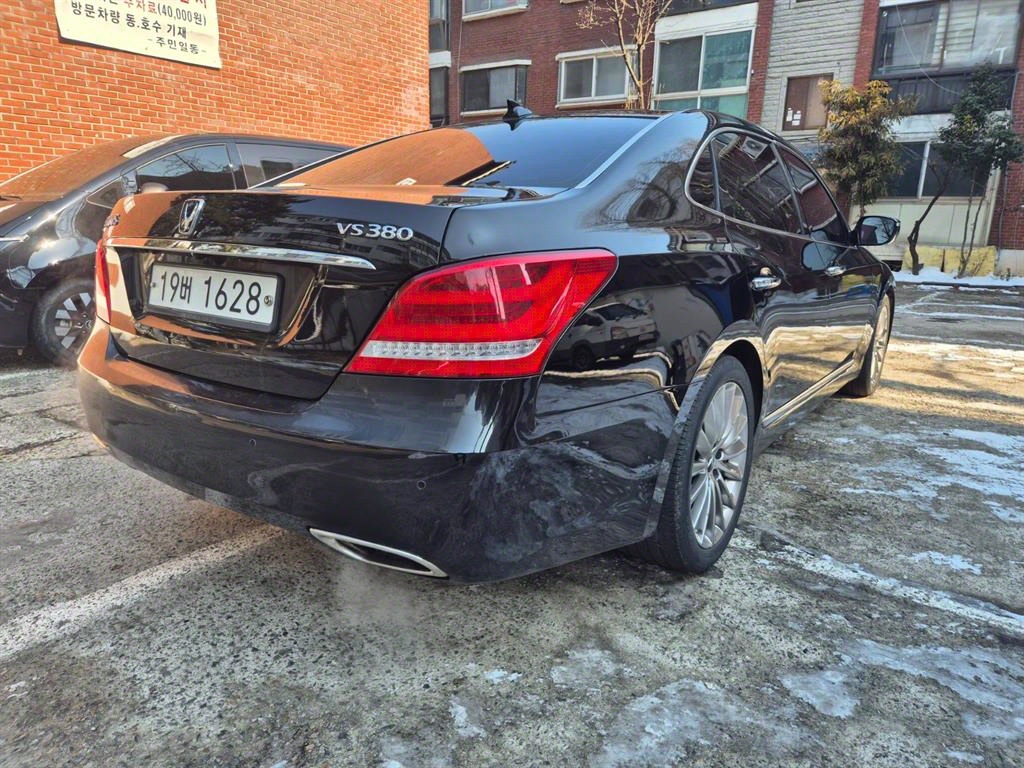 HYUNDAI Equus - Vista 4