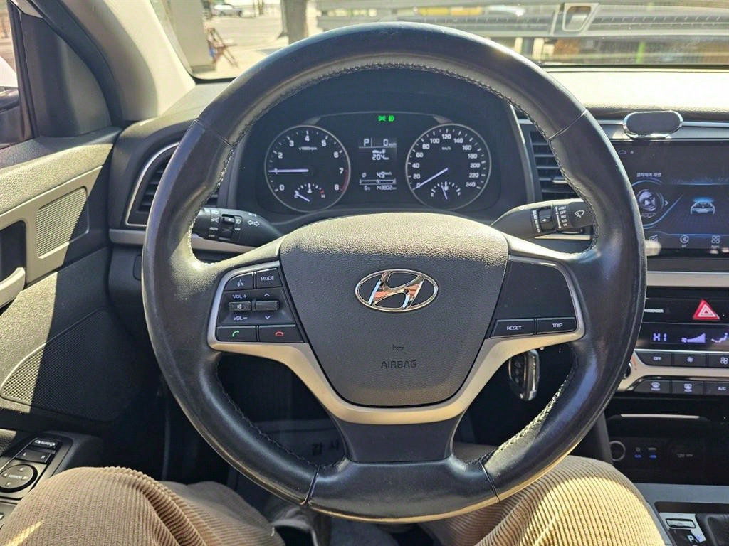 HYUNDAI Avante 2017 Blanco - Importación desde Corea - HF Imports Iquique - Foto 13