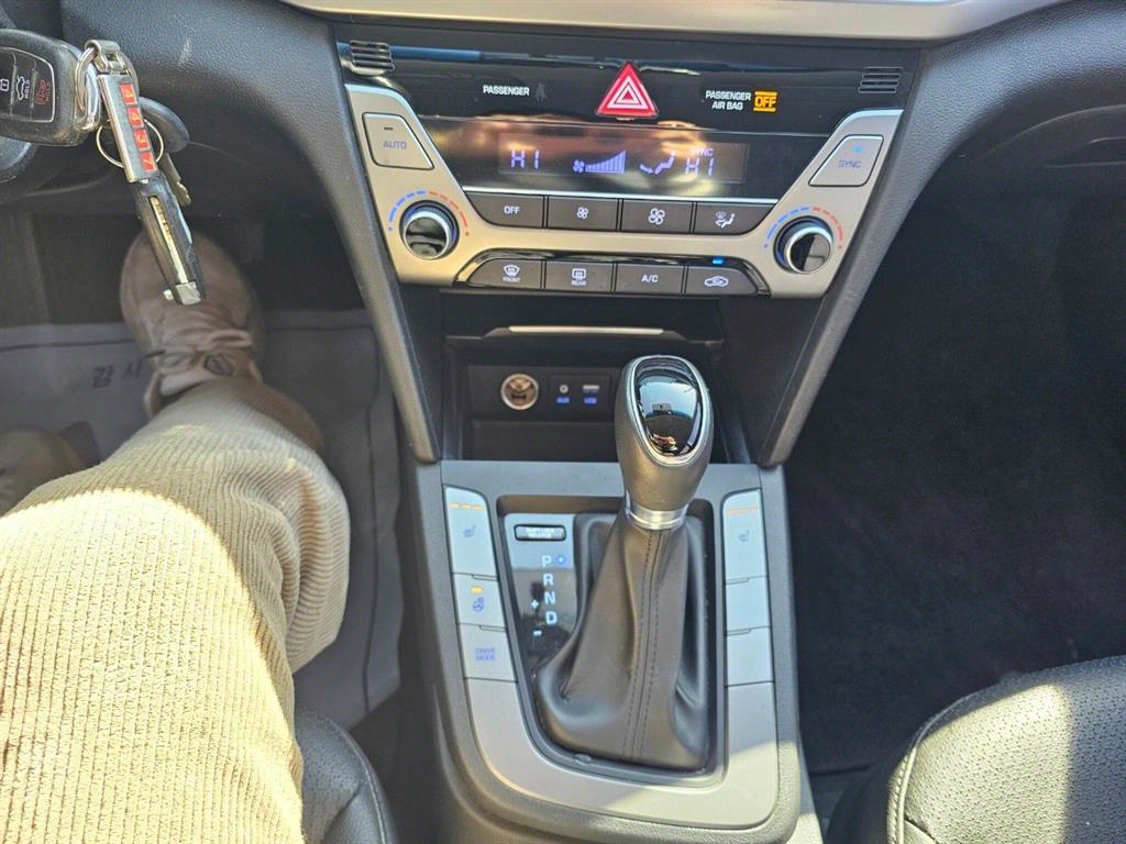 HYUNDAI Avante 2017 Blanco - Importación desde Corea - HF Imports Iquique - Foto 15