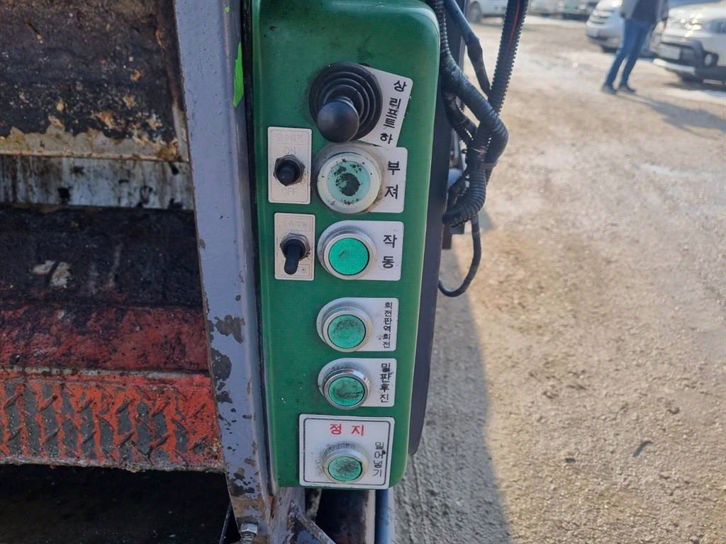 medium and large cargo apChoukJingae - Vista 11