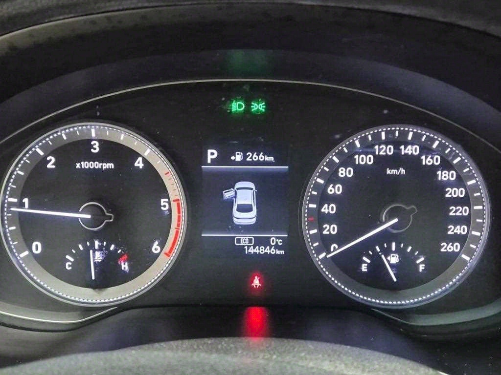 HYUNDAI Grandeur - Vista 6