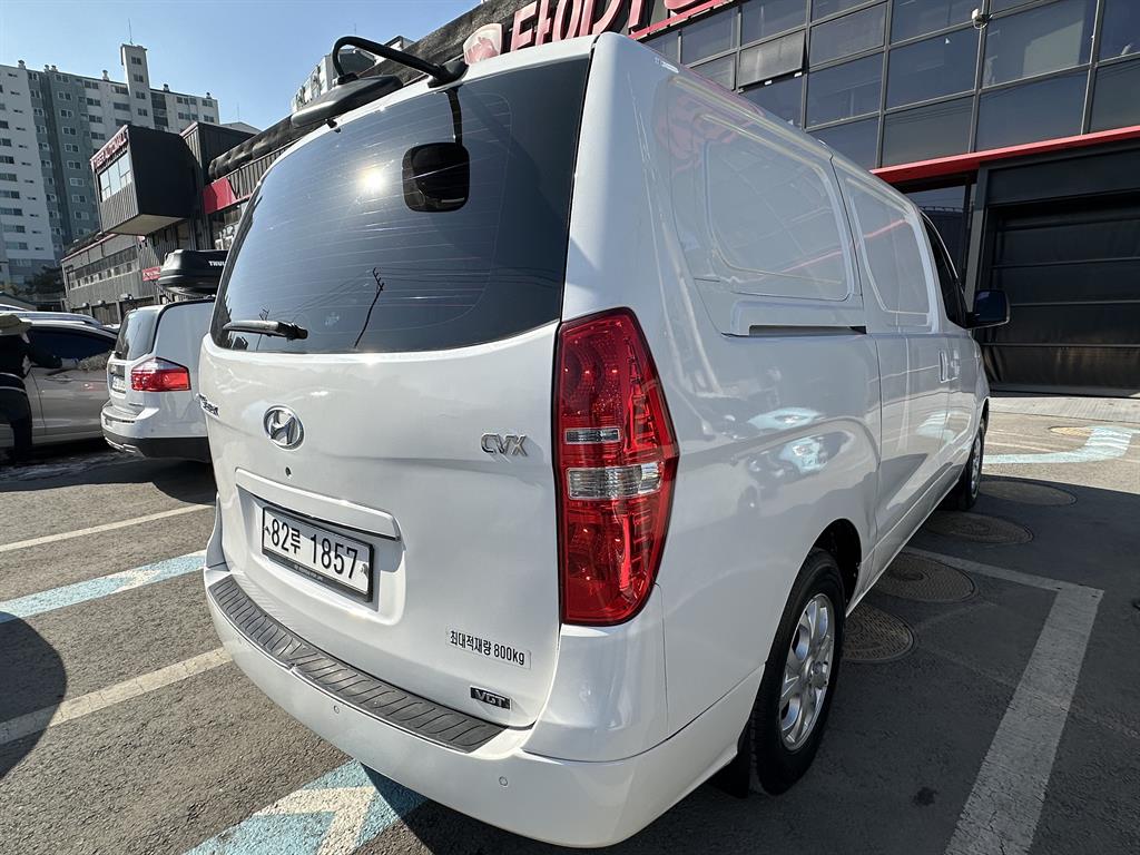 HYUNDAI Starex - Vista 4