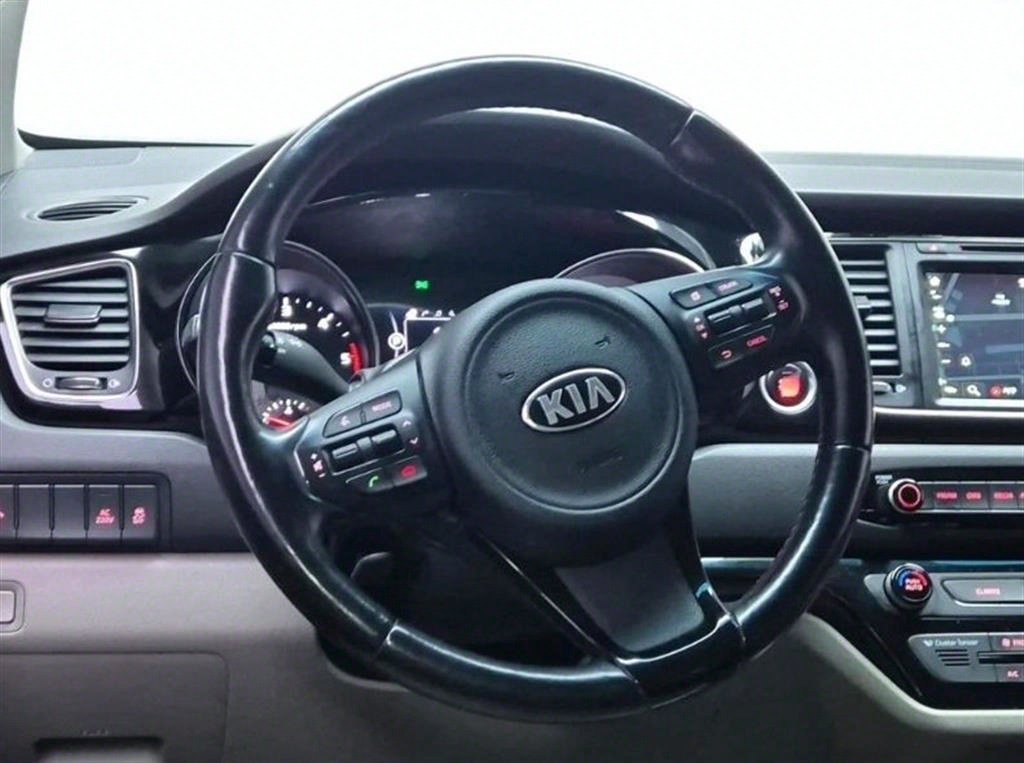KIA Carnival - Vista 9