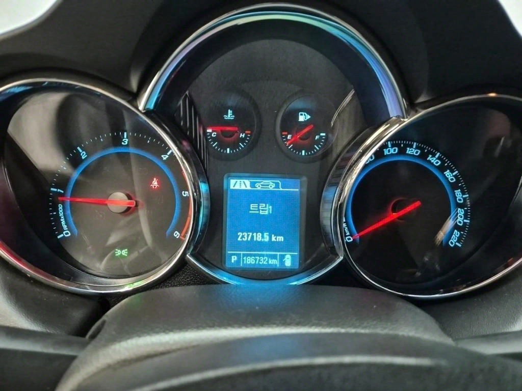 Chevrolet Cruise - Vista 6