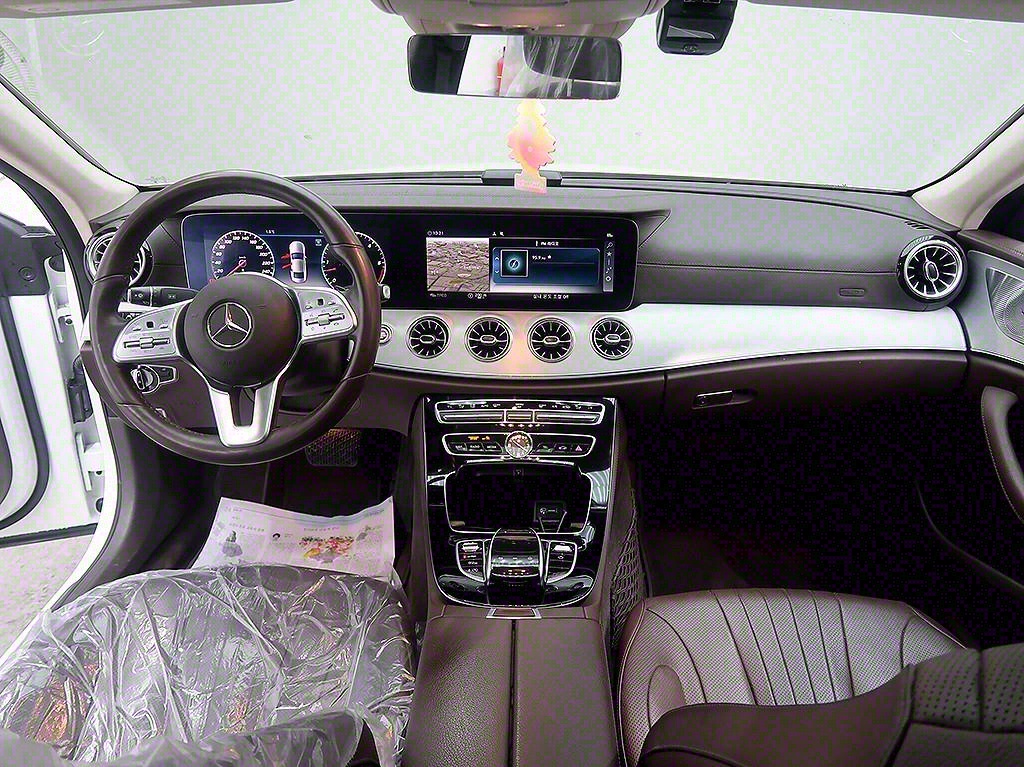 Mercedes Benz CLS Class - Vista 9