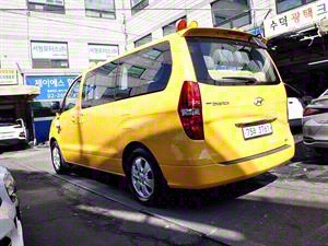 HYUNDAI Starex - Vista 10