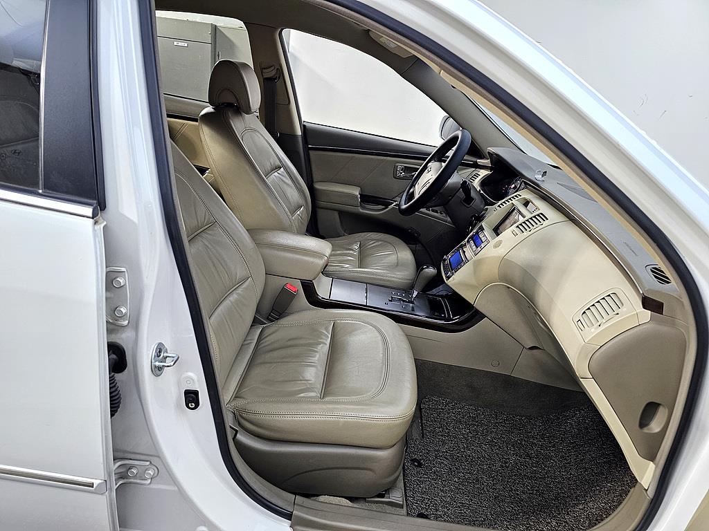 HYUNDAI Grandeur - Vista 11