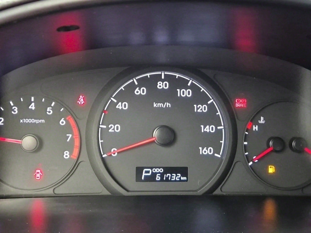 HYUNDAI Starex - Vista 6