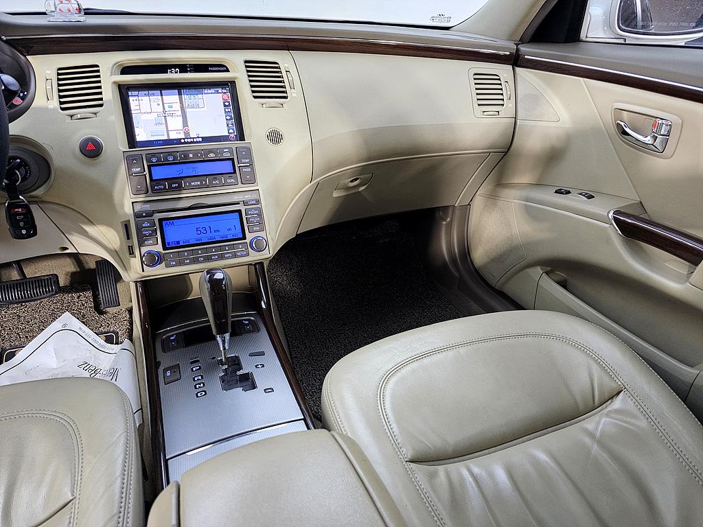 HYUNDAI Grandeur - Vista 10