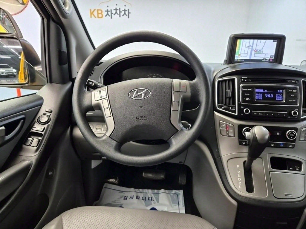 HYUNDAI Starex - Vista 9