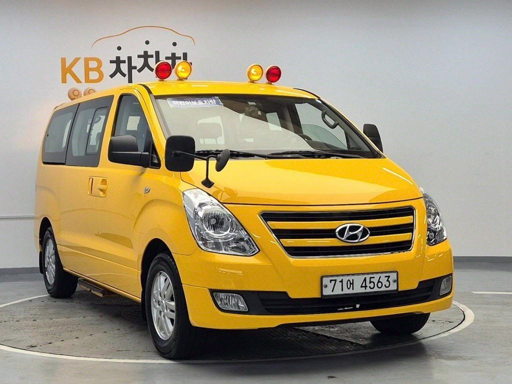 HYUNDAI Starex - Vista 4