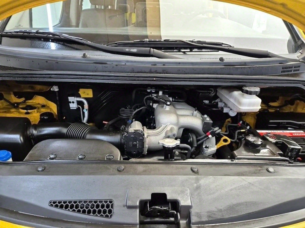 HYUNDAI Starex - Vista 5