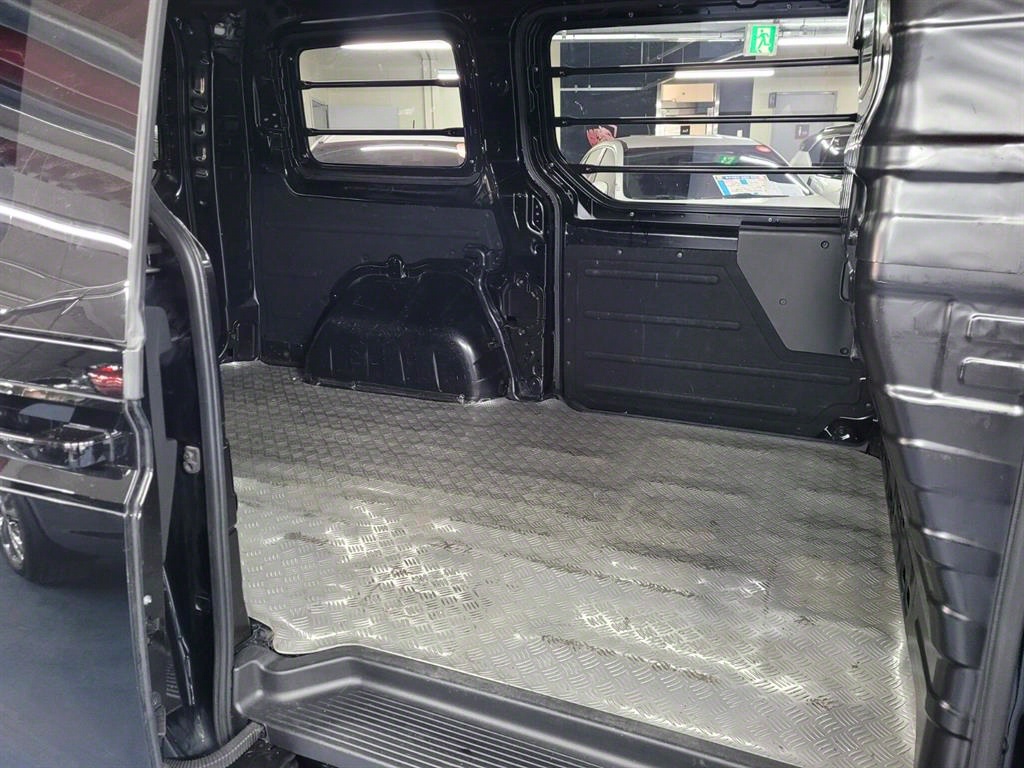 HYUNDAI Staria 2023 Negro - Importación desde Corea - HF Imports Iquique - Foto 18