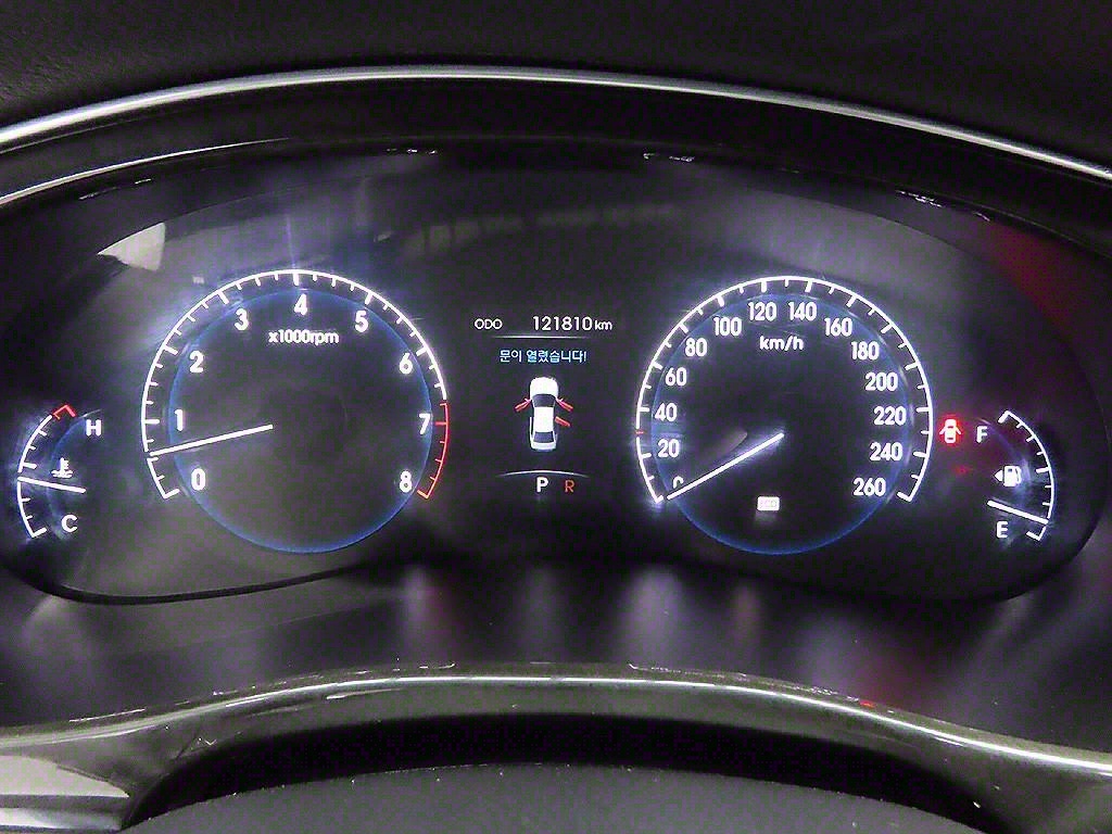 HYUNDAI Genesis - Vista 11