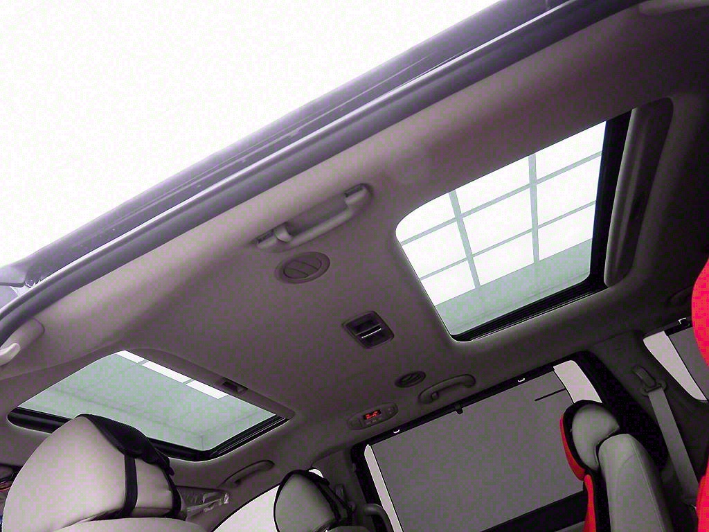 KIA Carnival - Vista 11