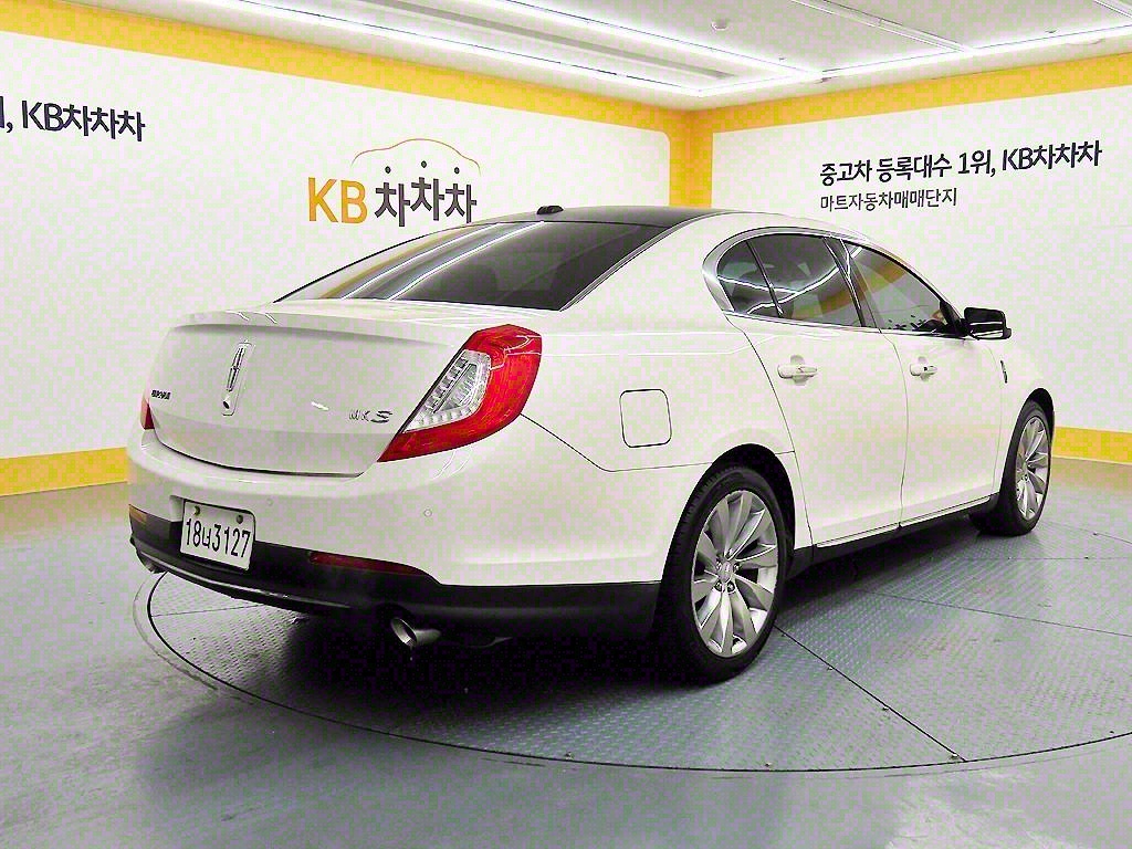 Lincoln MKS - Vista 4