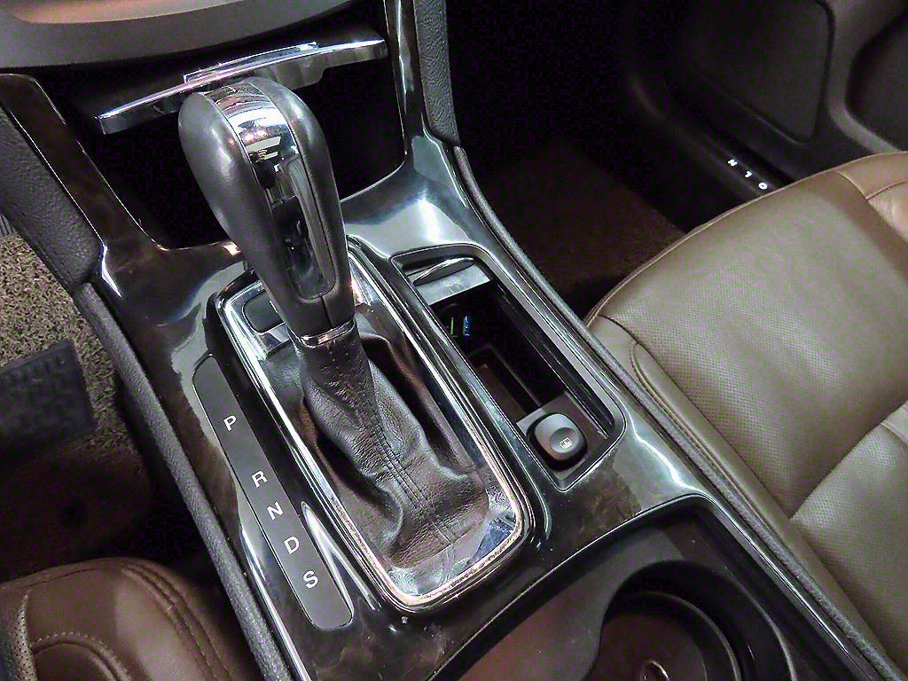 Lincoln MKS - Vista 10